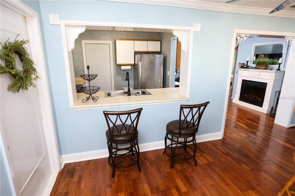 For Sale: $379,000 (2 beds, 2 baths, 1331 Square Feet)