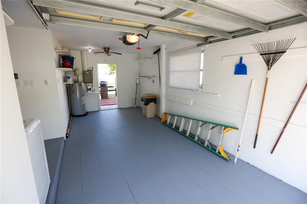 For Sale: $379,000 (2 beds, 2 baths, 1331 Square Feet)