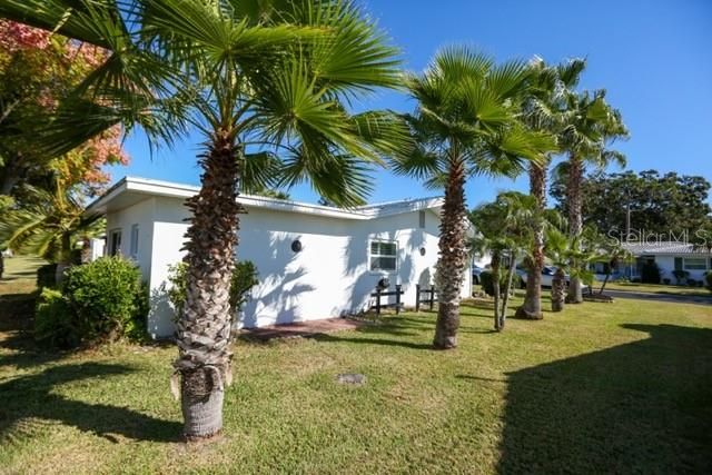 For Sale: $379,000 (2 beds, 2 baths, 1331 Square Feet)