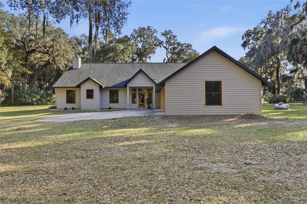 For Sale: $899,000 (3 beds, 2 baths, 2435 Square Feet)