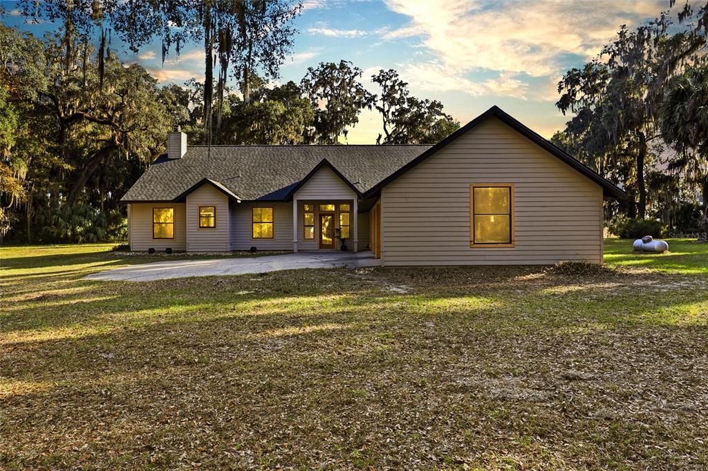 For Sale: $899,000 (3 beds, 2 baths, 2435 Square Feet)