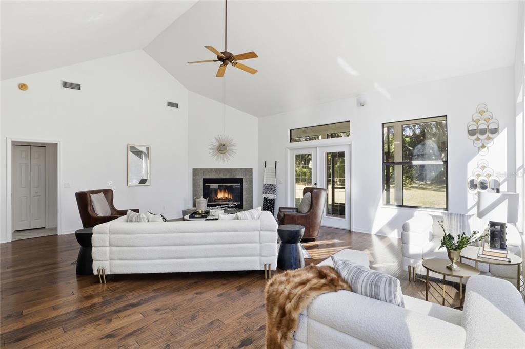 For Sale: $899,000 (3 beds, 2 baths, 2435 Square Feet)