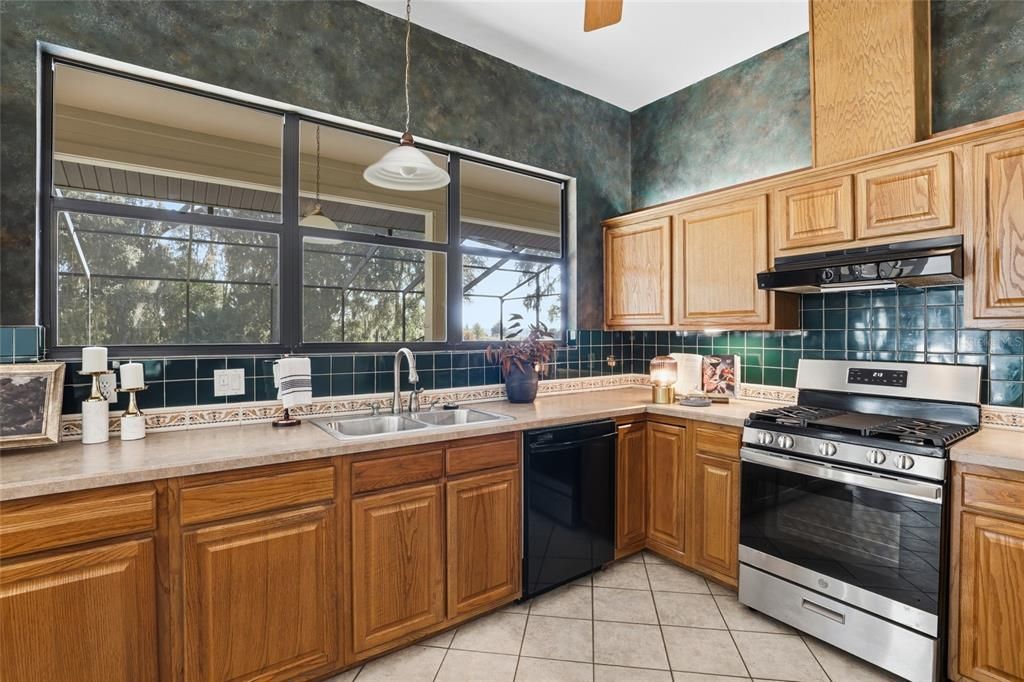 For Sale: $899,000 (3 beds, 2 baths, 2435 Square Feet)