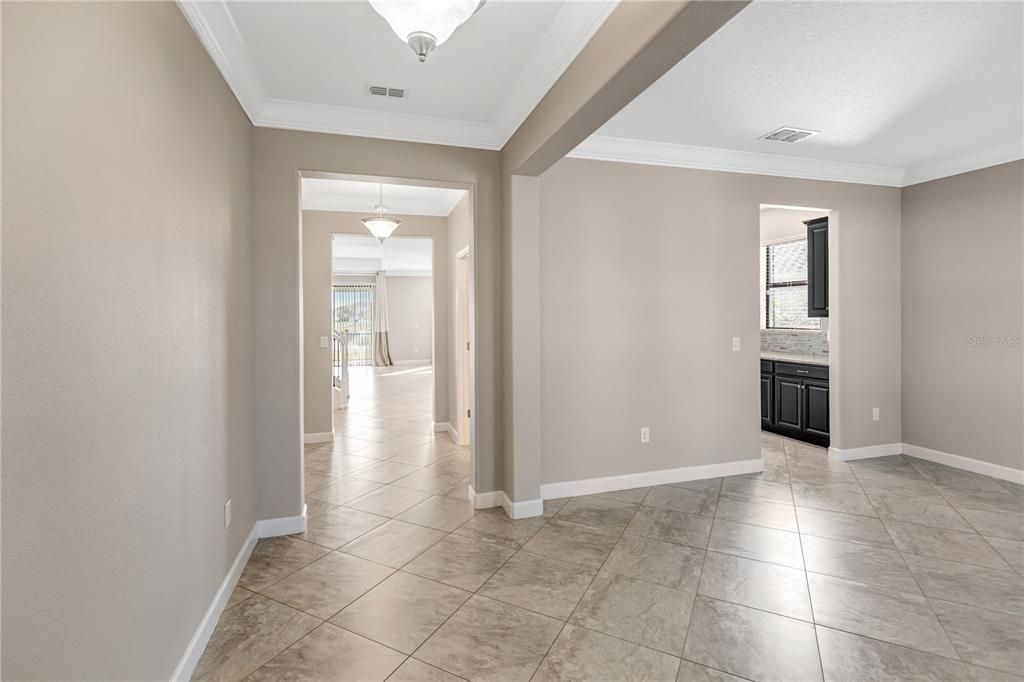 出租: $3,400 (4 贝兹, 3 浴室, 3352 平方英尺)