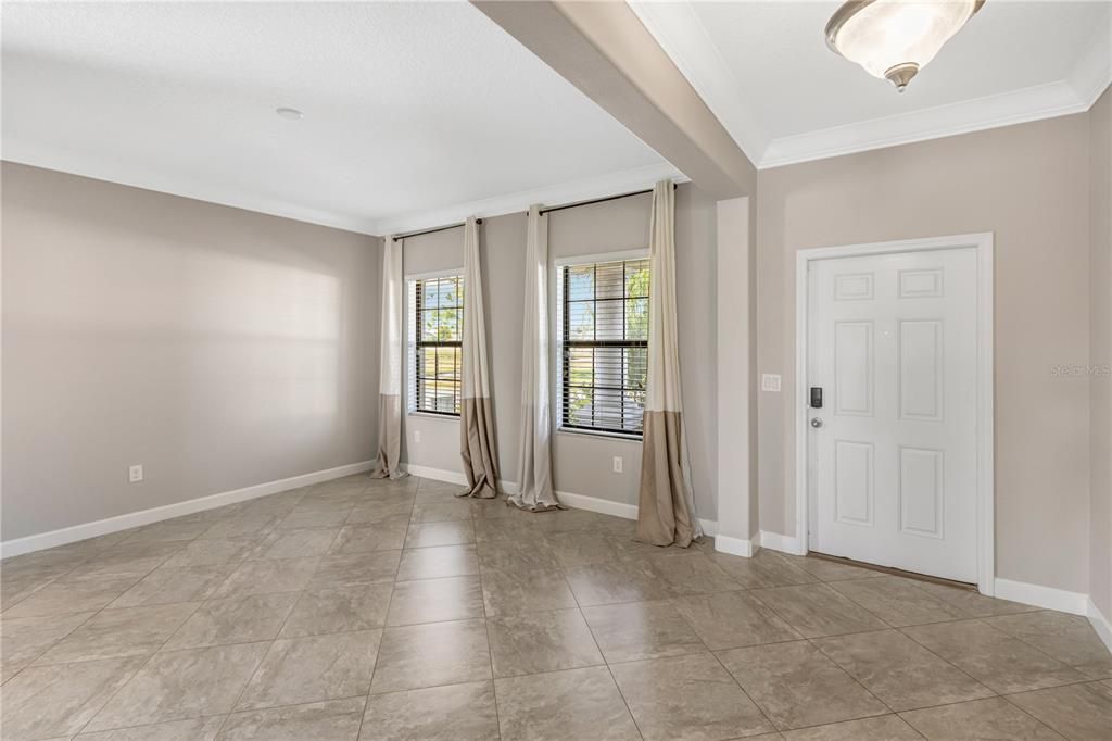 出租: $3,400 (4 贝兹, 3 浴室, 3352 平方英尺)