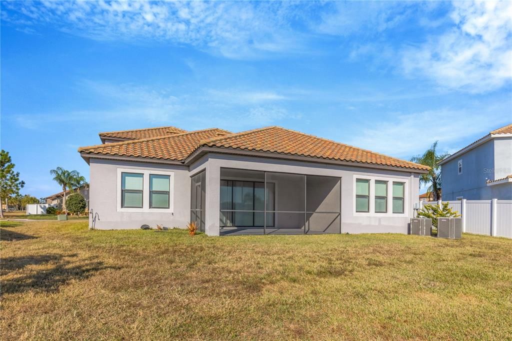 出租: $3,400 (4 贝兹, 3 浴室, 3352 平方英尺)