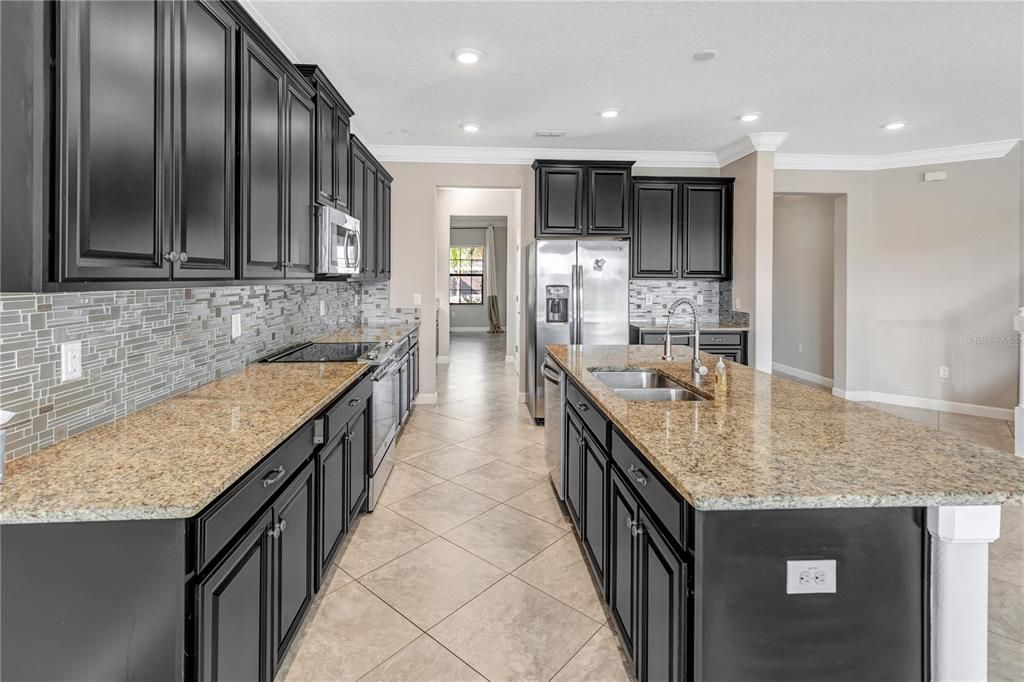 出租: $3,400 (4 贝兹, 3 浴室, 3352 平方英尺)