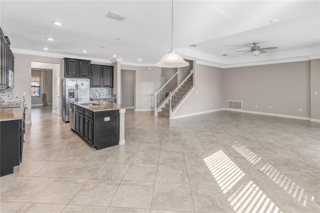 出租: $3,400 (4 贝兹, 3 浴室, 3352 平方英尺)