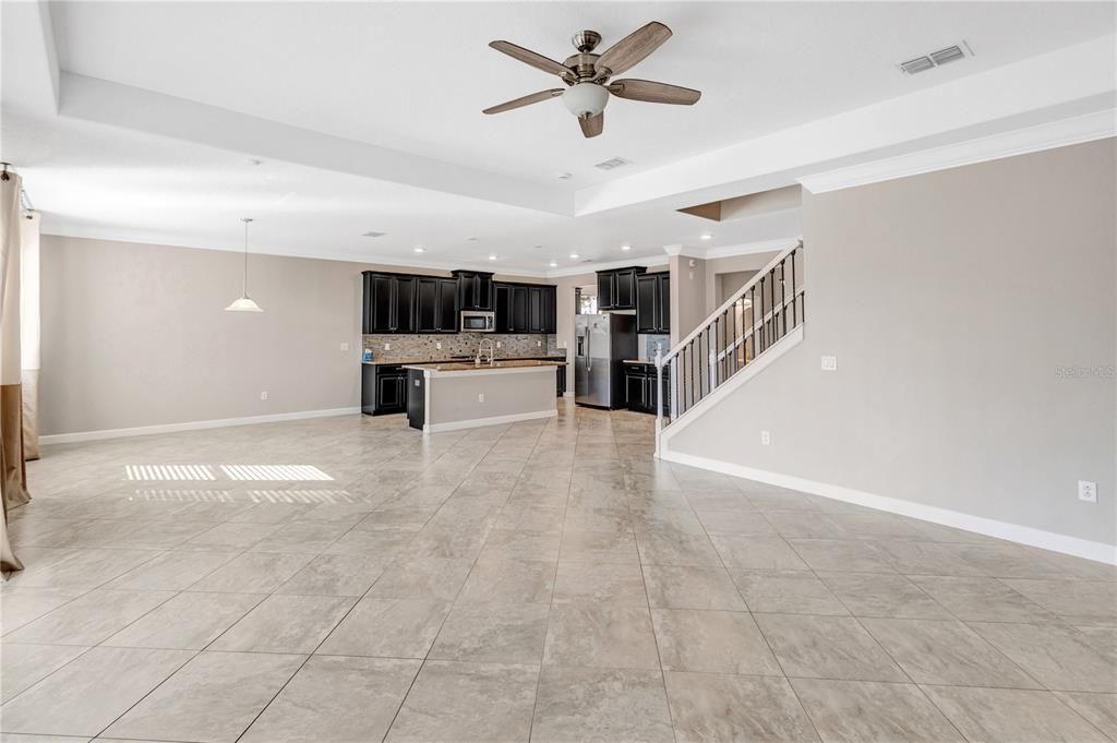 出租: $3,400 (4 贝兹, 3 浴室, 3352 平方英尺)