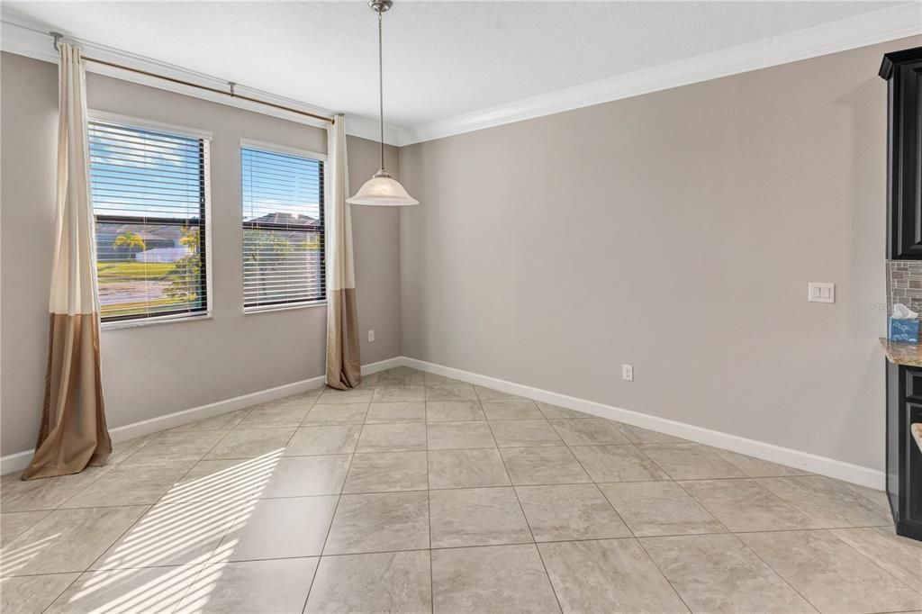 出租: $3,400 (4 贝兹, 3 浴室, 3352 平方英尺)