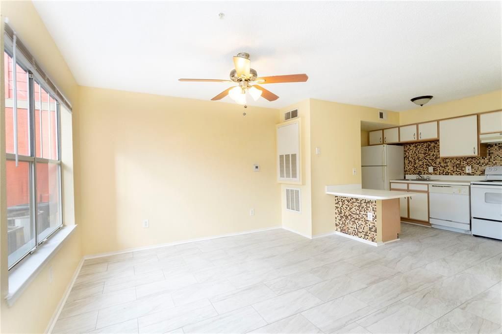 For Rent: $1,400 (1 beds, 1 baths, 530 Square Feet)