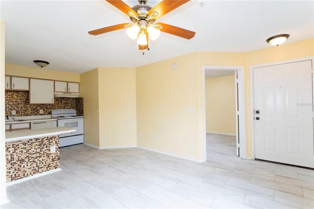 For Rent: $1,400 (1 beds, 1 baths, 530 Square Feet)