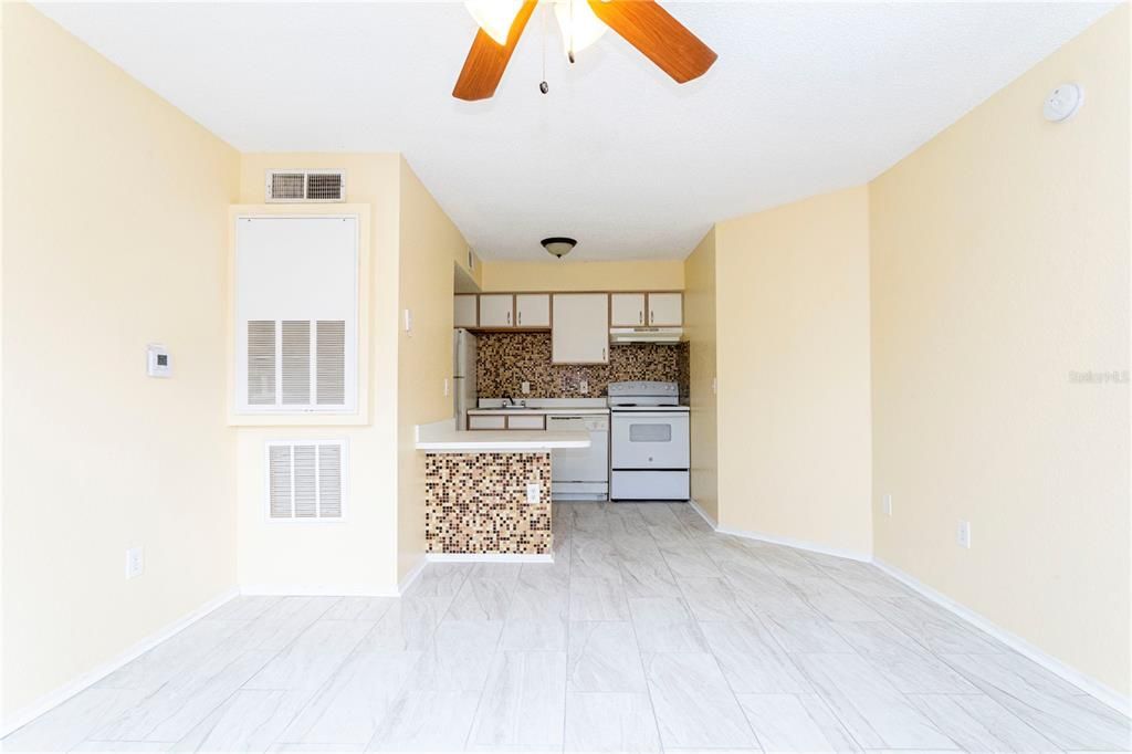 For Rent: $1,400 (1 beds, 1 baths, 530 Square Feet)