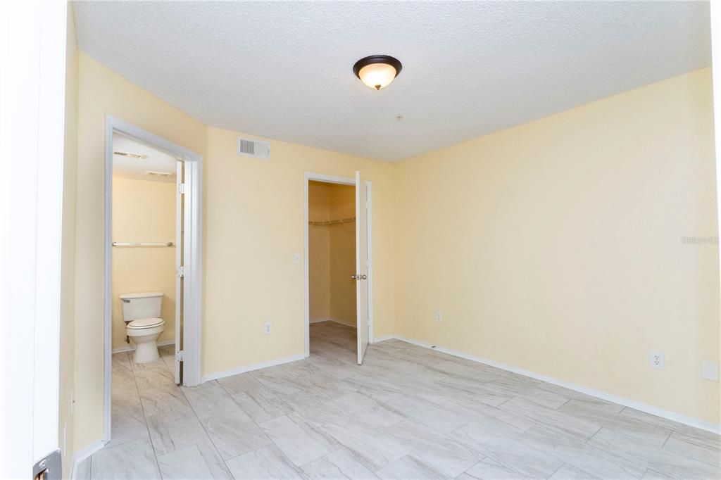 For Rent: $1,400 (1 beds, 1 baths, 530 Square Feet)