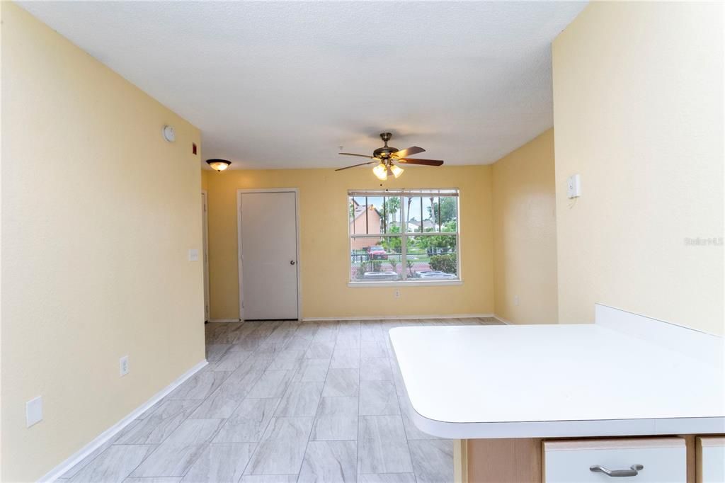 For Rent: $1,400 (1 beds, 1 baths, 530 Square Feet)