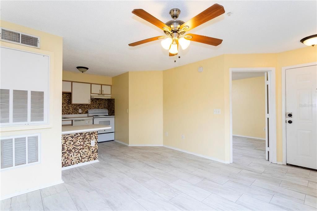 For Rent: $1,400 (1 beds, 1 baths, 530 Square Feet)