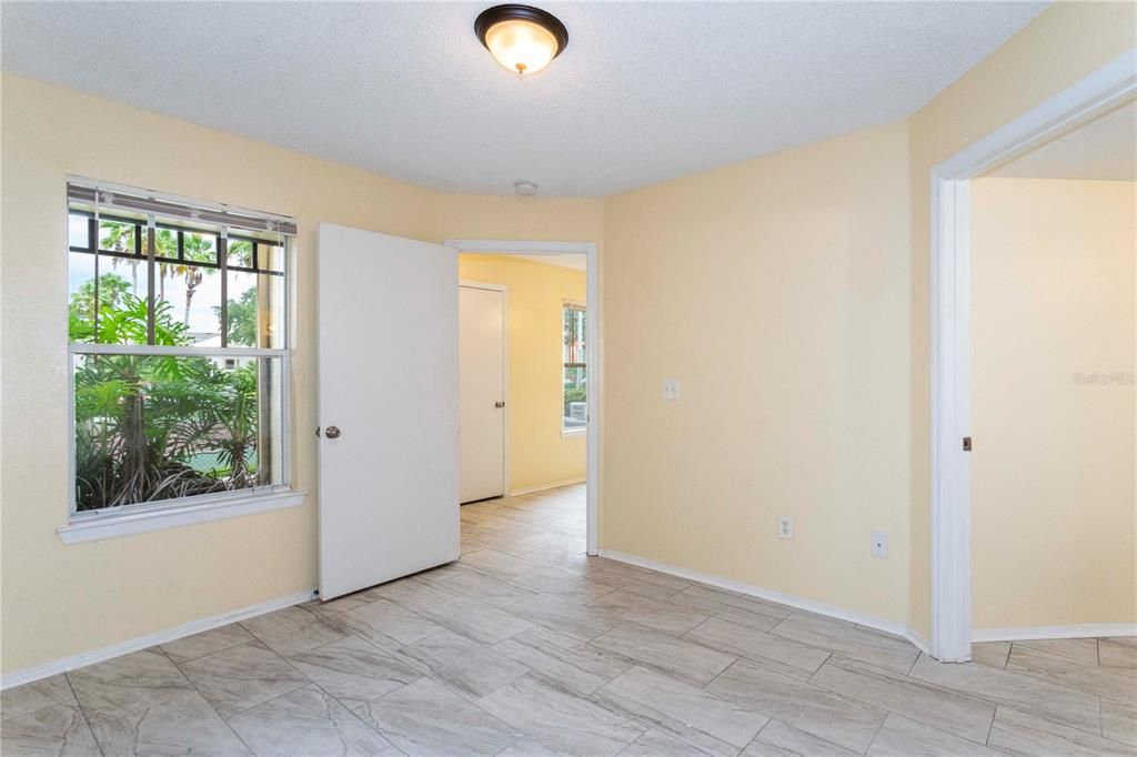 For Rent: $1,400 (1 beds, 1 baths, 530 Square Feet)