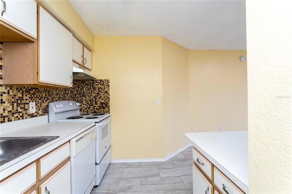 For Rent: $1,400 (1 beds, 1 baths, 530 Square Feet)