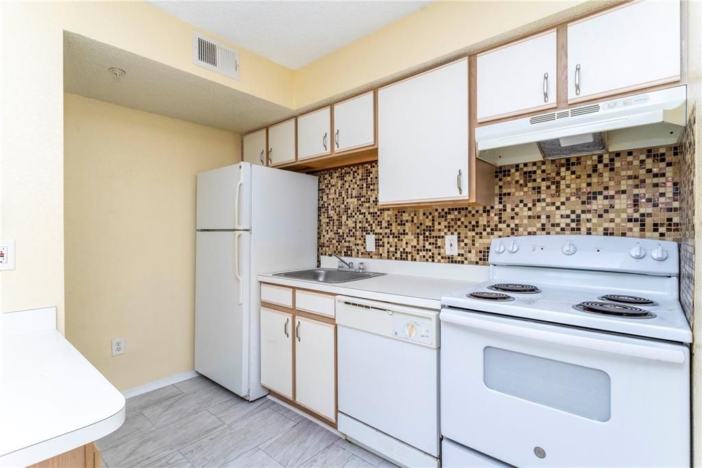 For Rent: $1,400 (1 beds, 1 baths, 530 Square Feet)