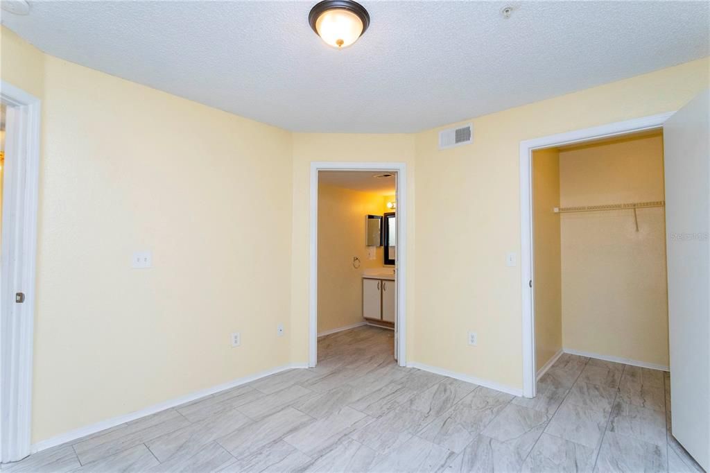 For Rent: $1,400 (1 beds, 1 baths, 530 Square Feet)