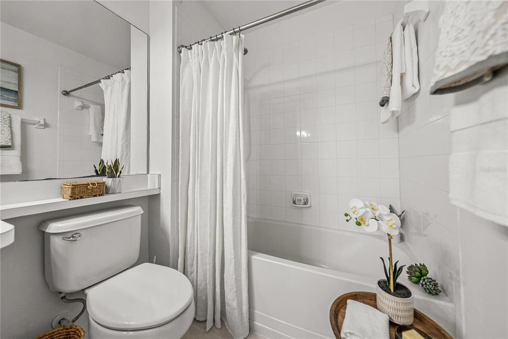 For Sale: $412,000 (4 beds, 2 baths, 1980 Square Feet)