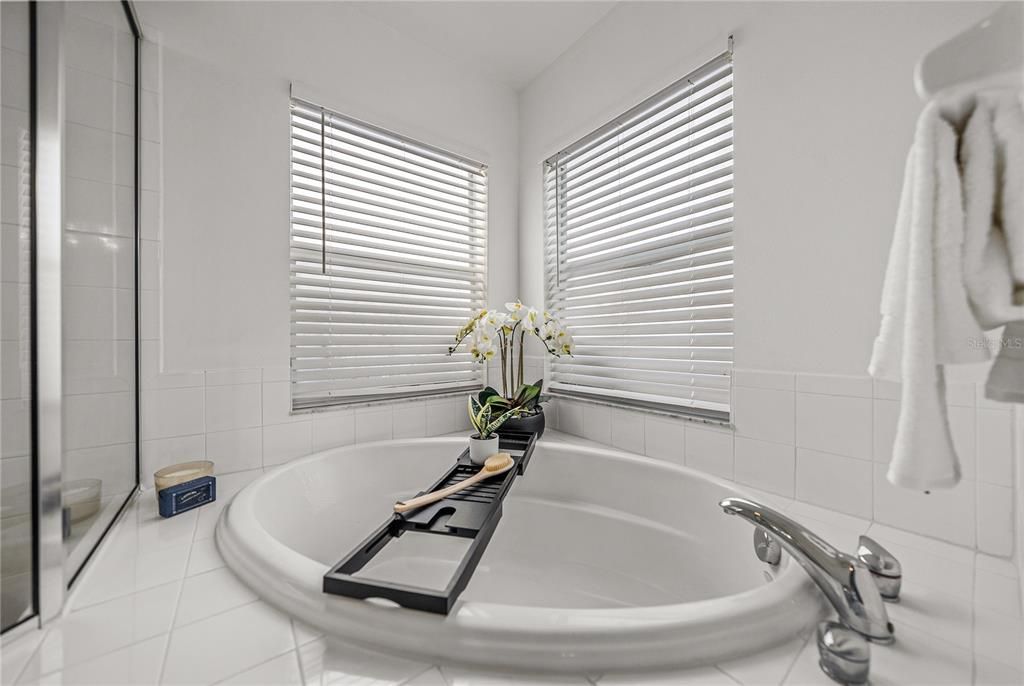 For Sale: $412,000 (4 beds, 2 baths, 1980 Square Feet)