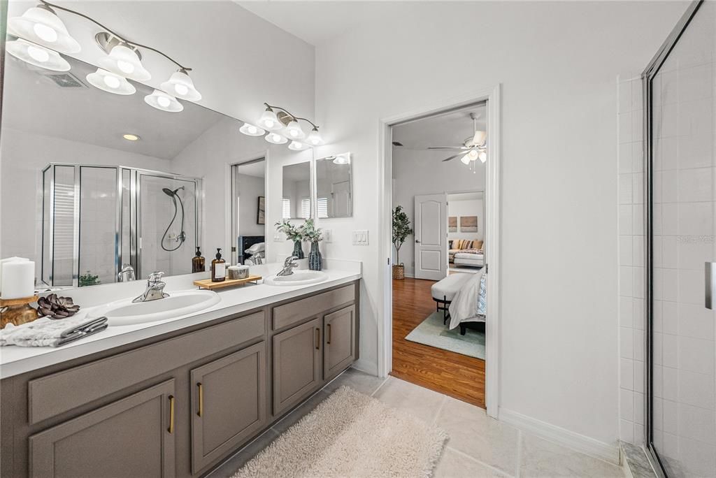 For Sale: $412,000 (4 beds, 2 baths, 1980 Square Feet)