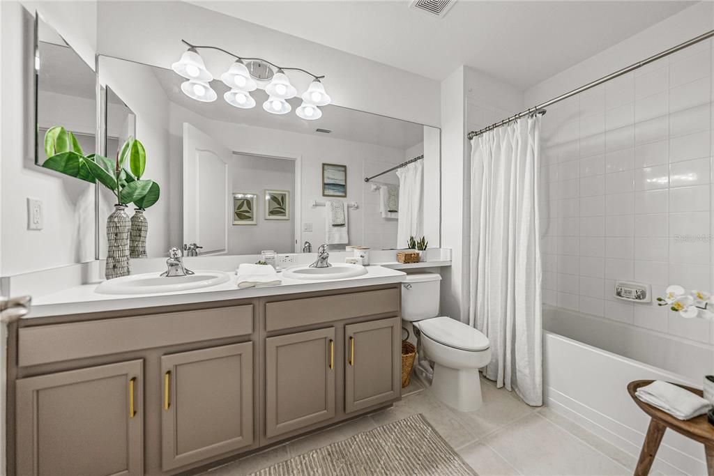 For Sale: $412,000 (4 beds, 2 baths, 1980 Square Feet)