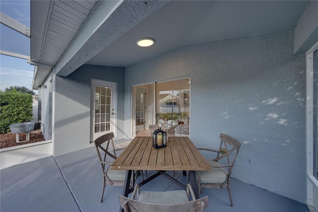 For Sale: $412,000 (4 beds, 2 baths, 1980 Square Feet)