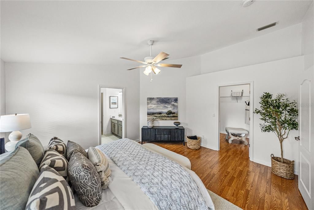 For Sale: $412,000 (4 beds, 2 baths, 1980 Square Feet)