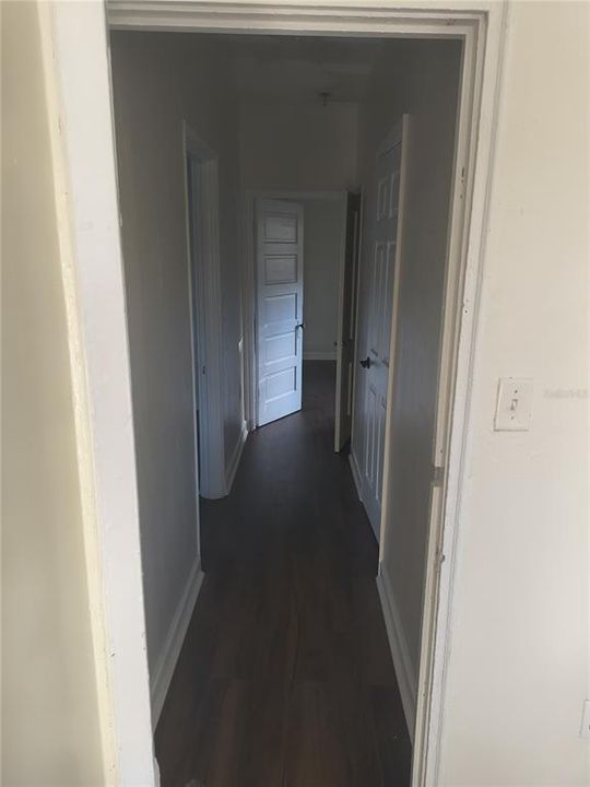 For Sale: $450,000 (2 beds, 1 baths, 936 Square Feet)