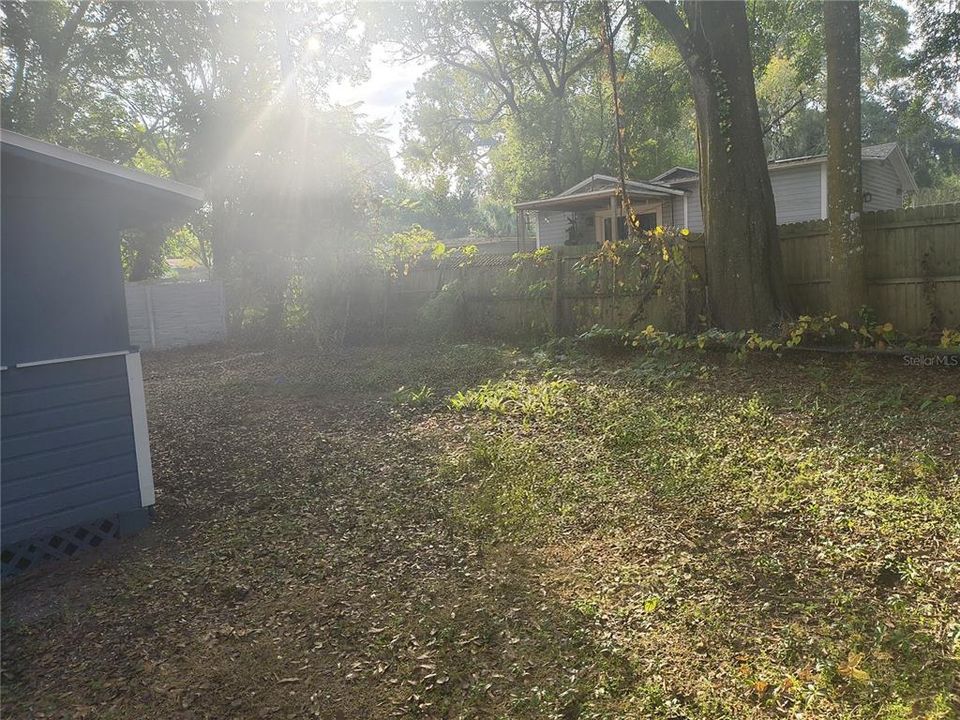 For Sale: $450,000 (2 beds, 1 baths, 936 Square Feet)