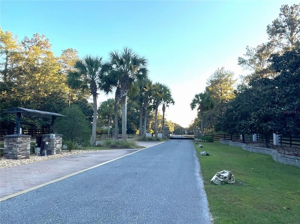 待售: $120,000 (3.15 acres)