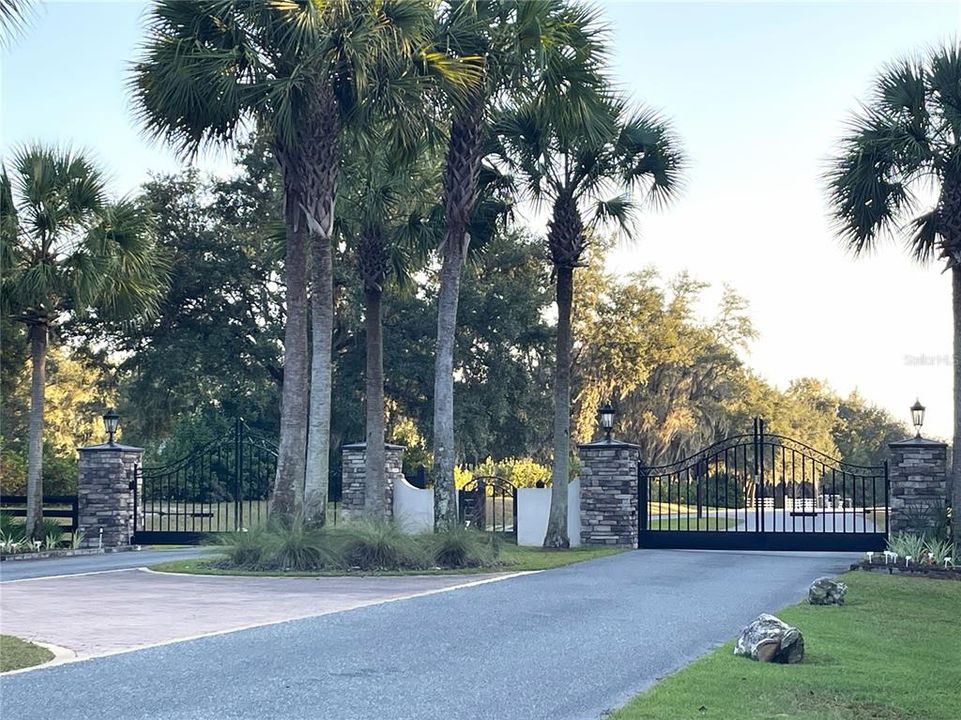 待售: $120,000 (3.15 acres)