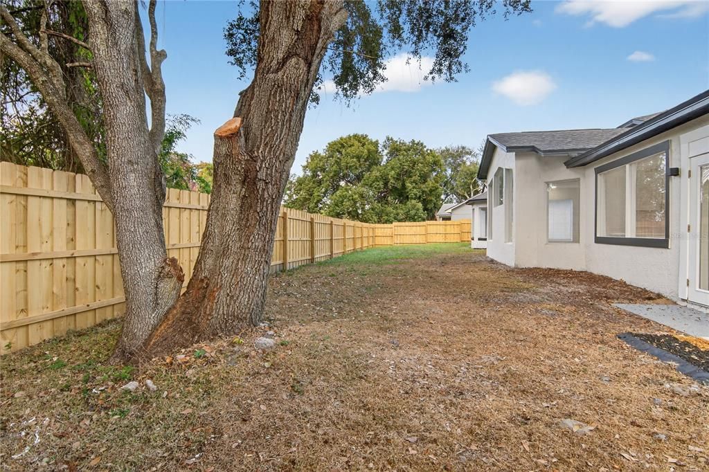 For Sale: $529,900 (5 beds, 3 baths, 2354 Square Feet)