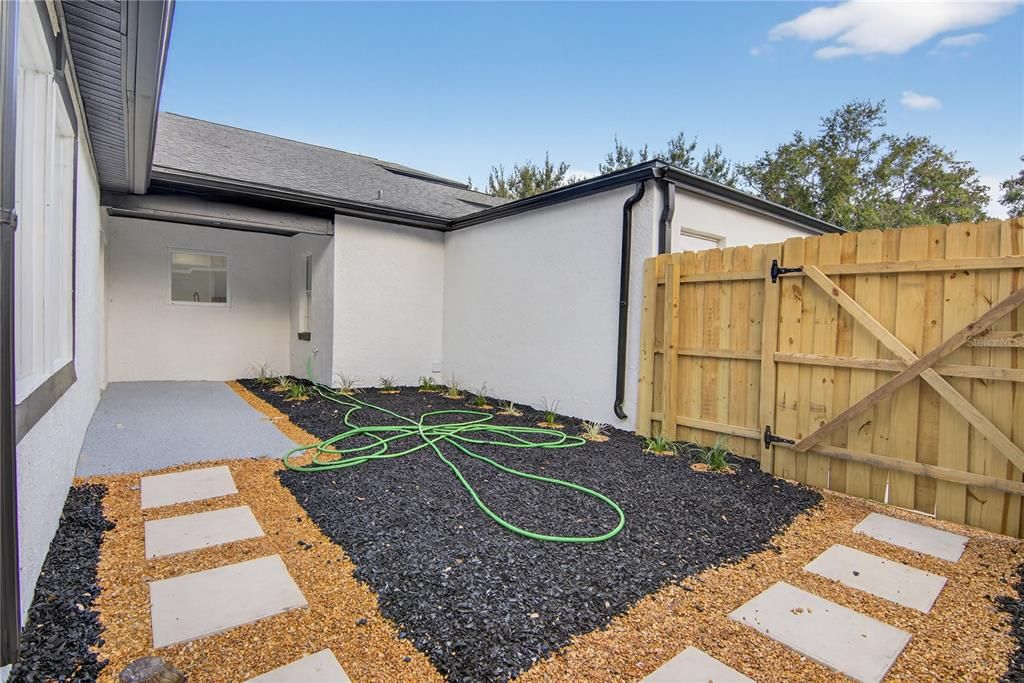 For Sale: $529,900 (5 beds, 3 baths, 2354 Square Feet)