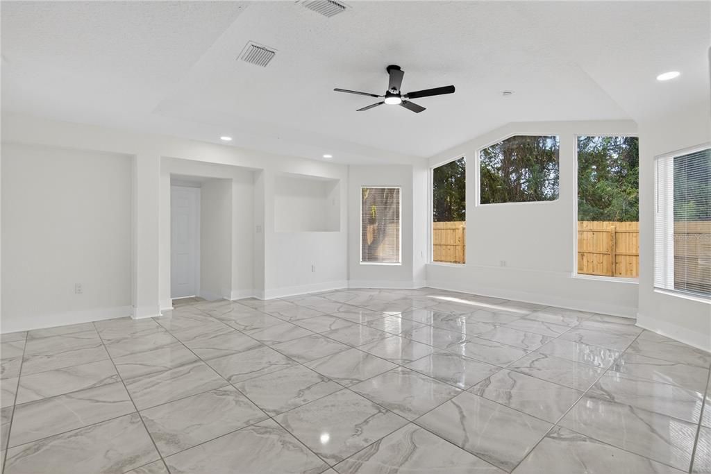 For Sale: $529,900 (5 beds, 3 baths, 2354 Square Feet)