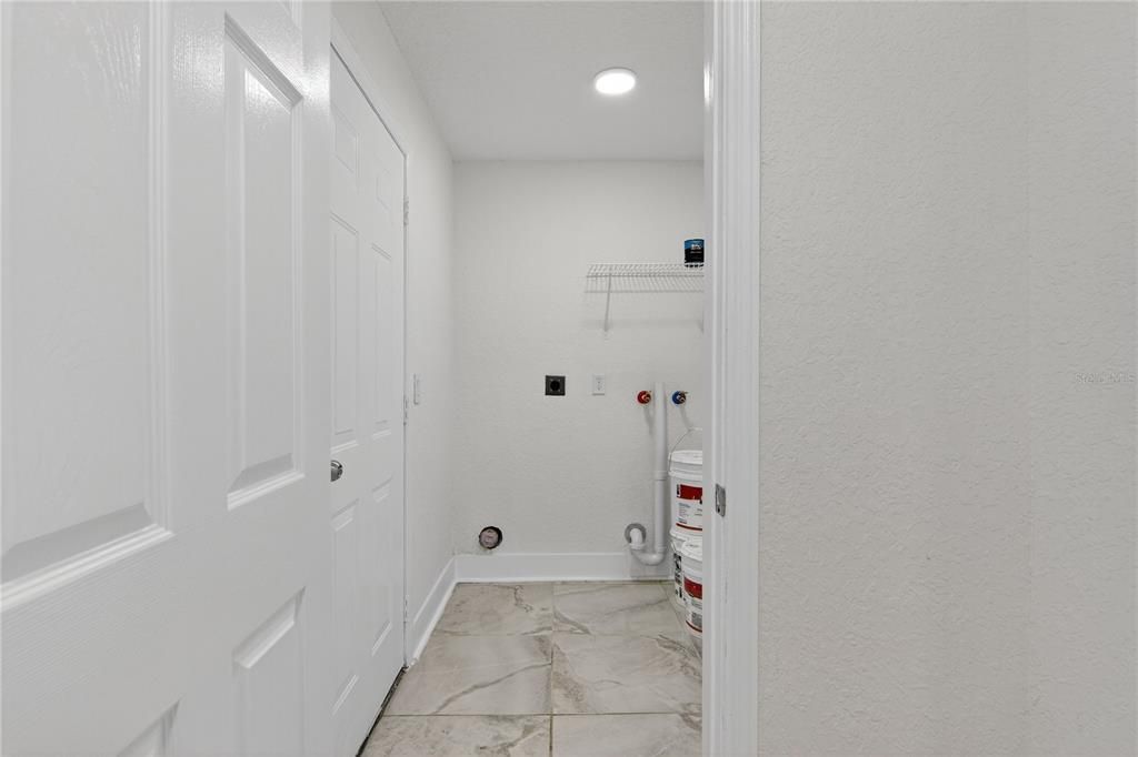 For Sale: $529,900 (5 beds, 3 baths, 2354 Square Feet)