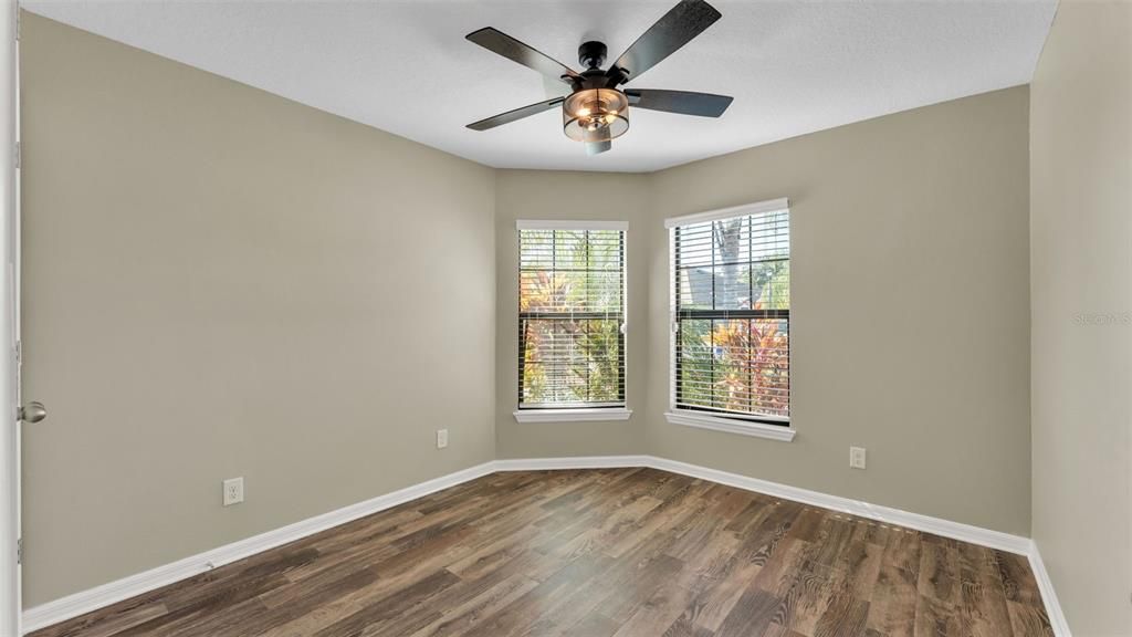 待售: $273,000 (3 贝兹, 2 浴室, 1356 平方英尺)