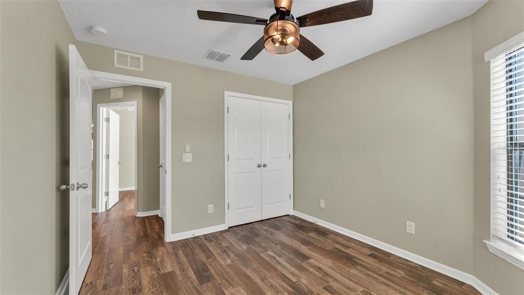 待售: $273,000 (3 贝兹, 2 浴室, 1356 平方英尺)