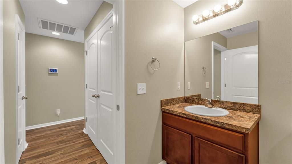 待售: $273,000 (3 贝兹, 2 浴室, 1356 平方英尺)