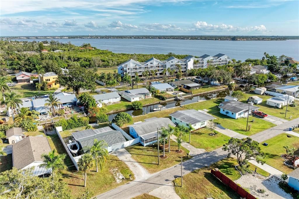 待售: $369,900 (2 贝兹, 1 浴室, 720 平方英尺)