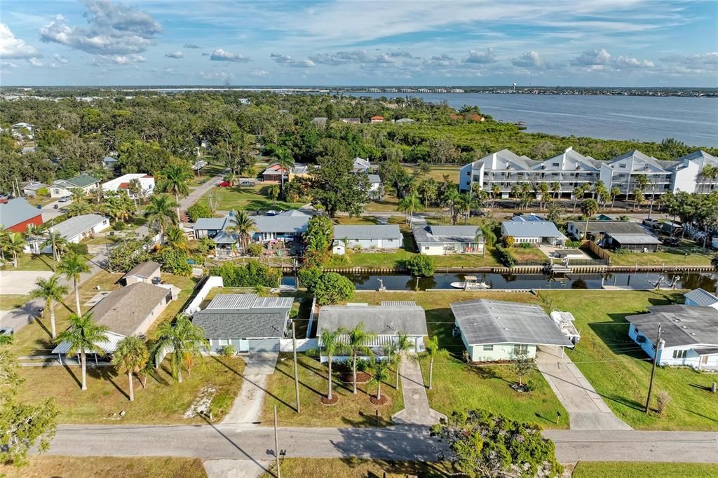 待售: $369,900 (2 贝兹, 1 浴室, 720 平方英尺)