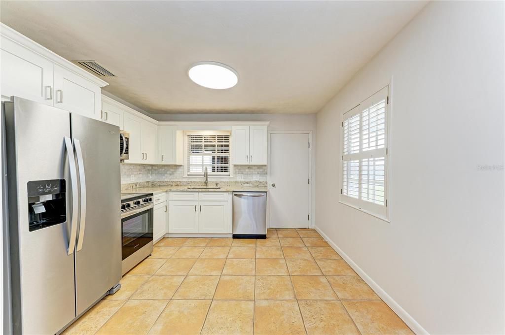 待售: $369,900 (2 贝兹, 1 浴室, 720 平方英尺)