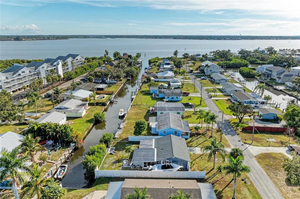 待售: $369,900 (2 贝兹, 1 浴室, 720 平方英尺)