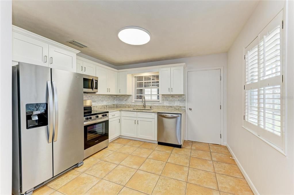 待售: $369,900 (2 贝兹, 1 浴室, 720 平方英尺)