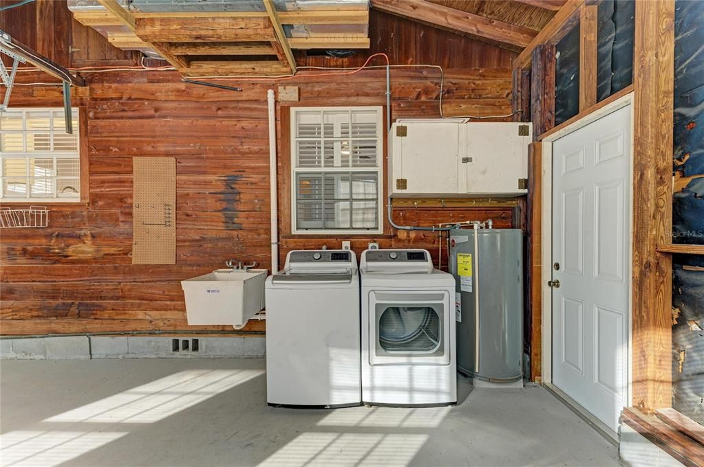 待售: $369,900 (2 贝兹, 1 浴室, 720 平方英尺)