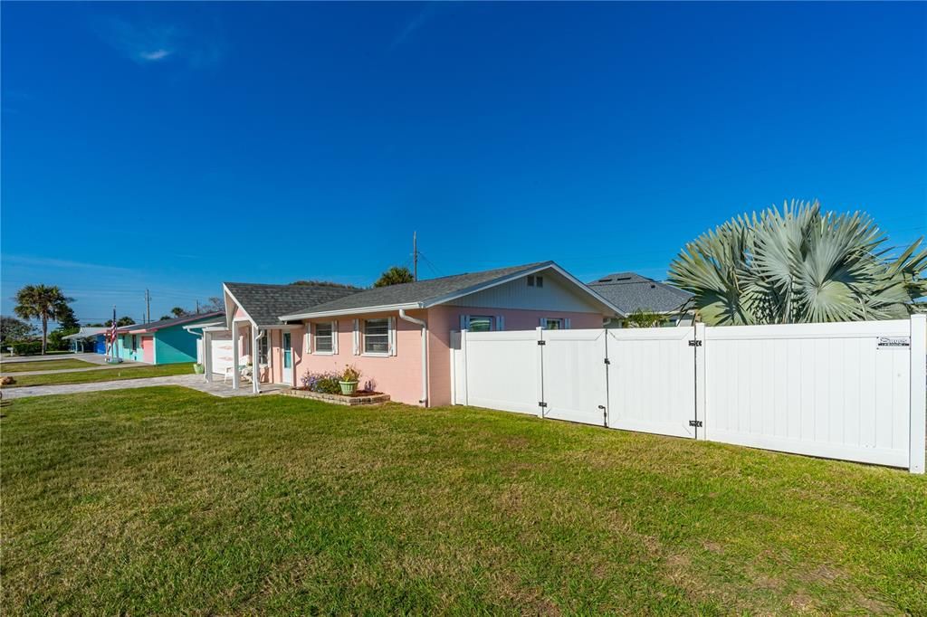 For Sale: $459,000 (3 beds, 2 baths, 1040 Square Feet)