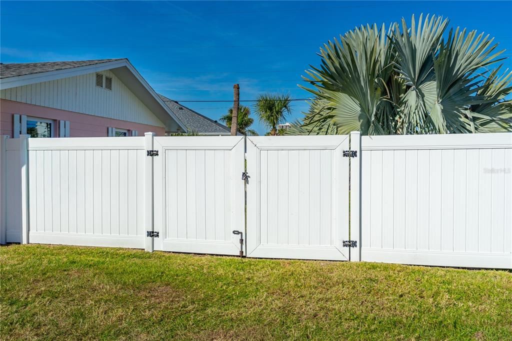 For Sale: $459,000 (3 beds, 2 baths, 1040 Square Feet)