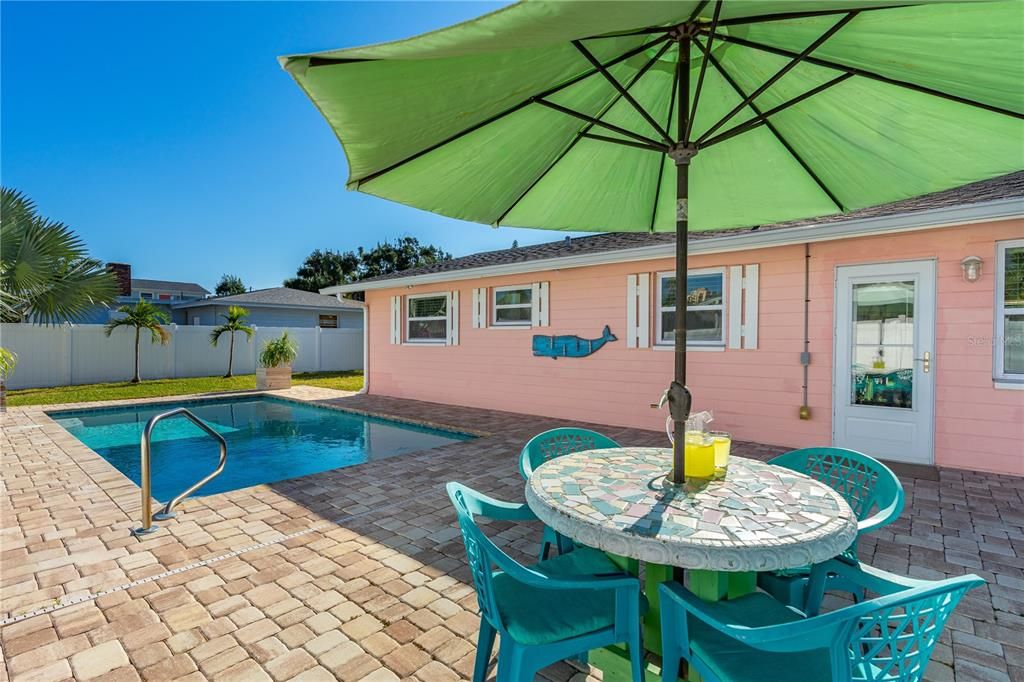 For Sale: $459,000 (3 beds, 2 baths, 1040 Square Feet)